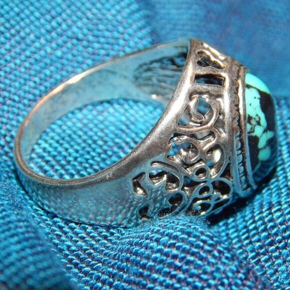 Size 11 Faux Turquoise Ring - Picture 3 of 4